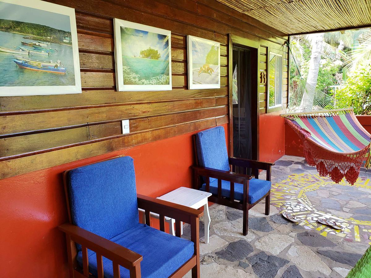 Paraiso Beach Hotel Brig Bay Buitenkant foto